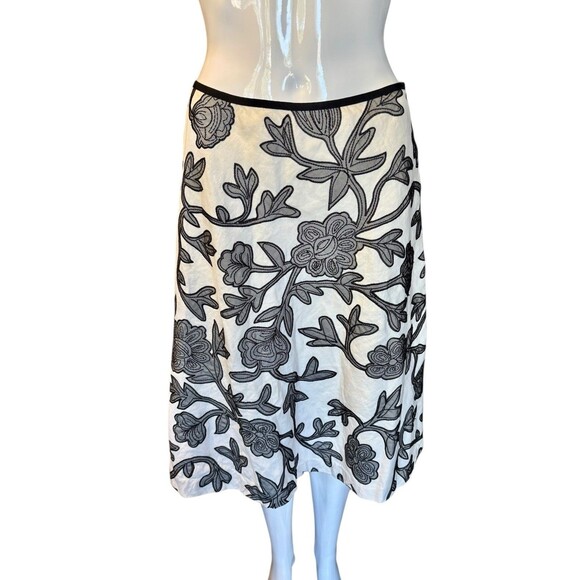White House Black Market Cotton Linen A Line Skirt White Black Floral -Size 2 - Picture 2 of 7